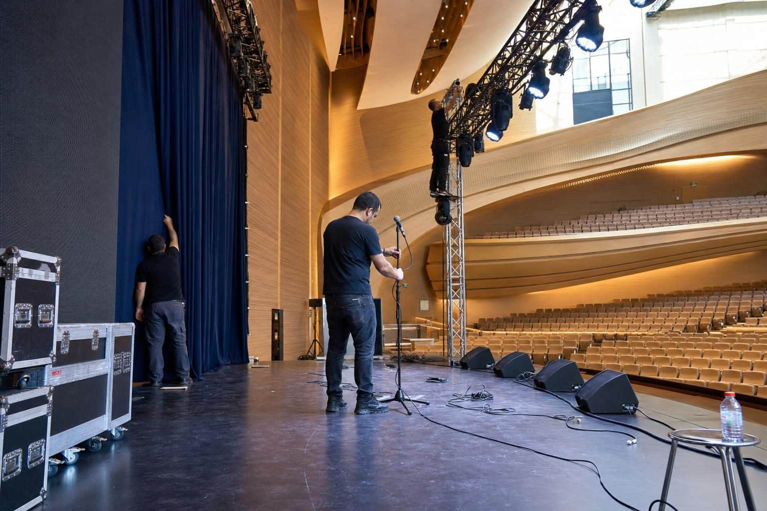 Staging crew of 3 workers, Baku Convention Center