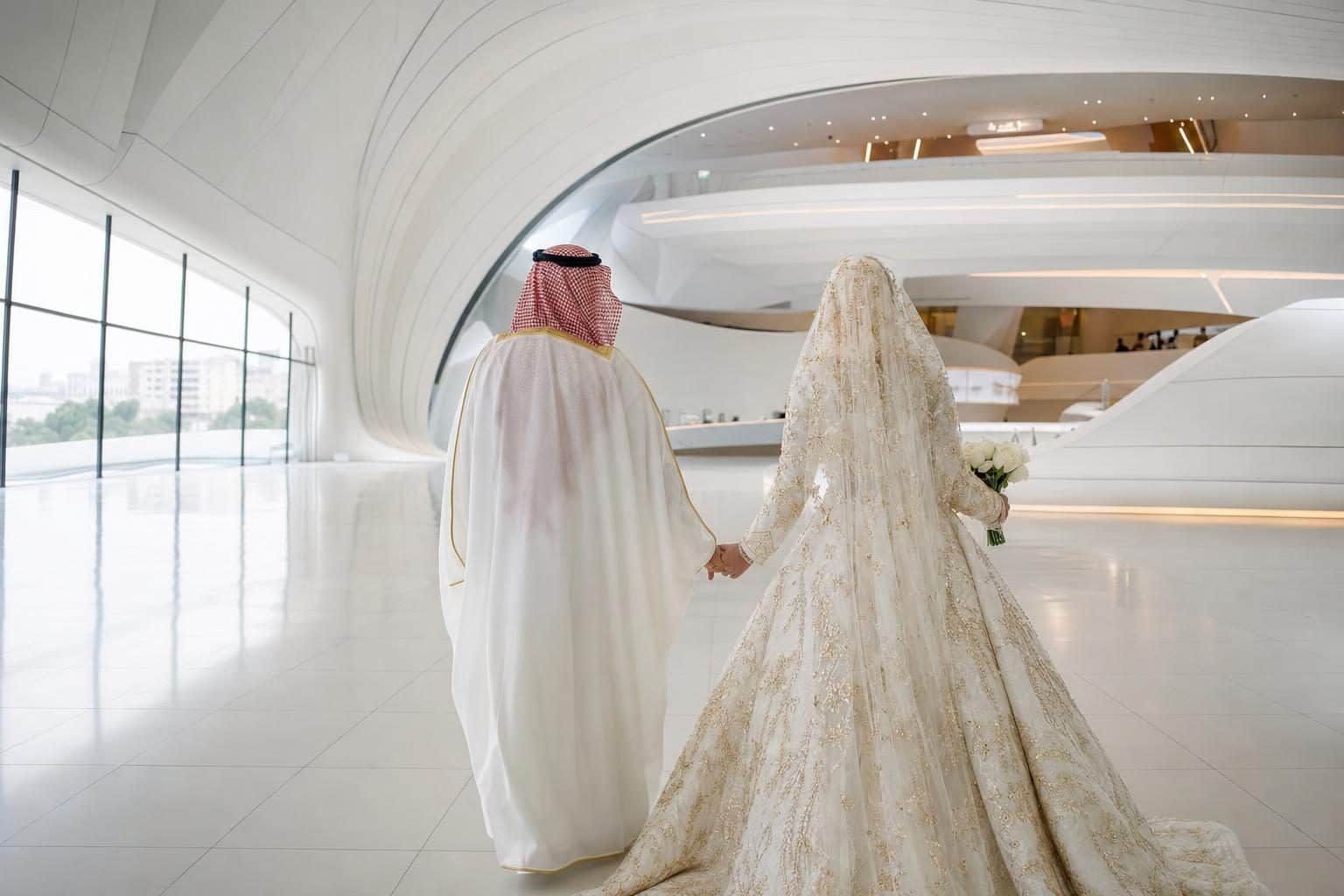 Khaleeji couple centered, Heydar Aliyev Center, Baku