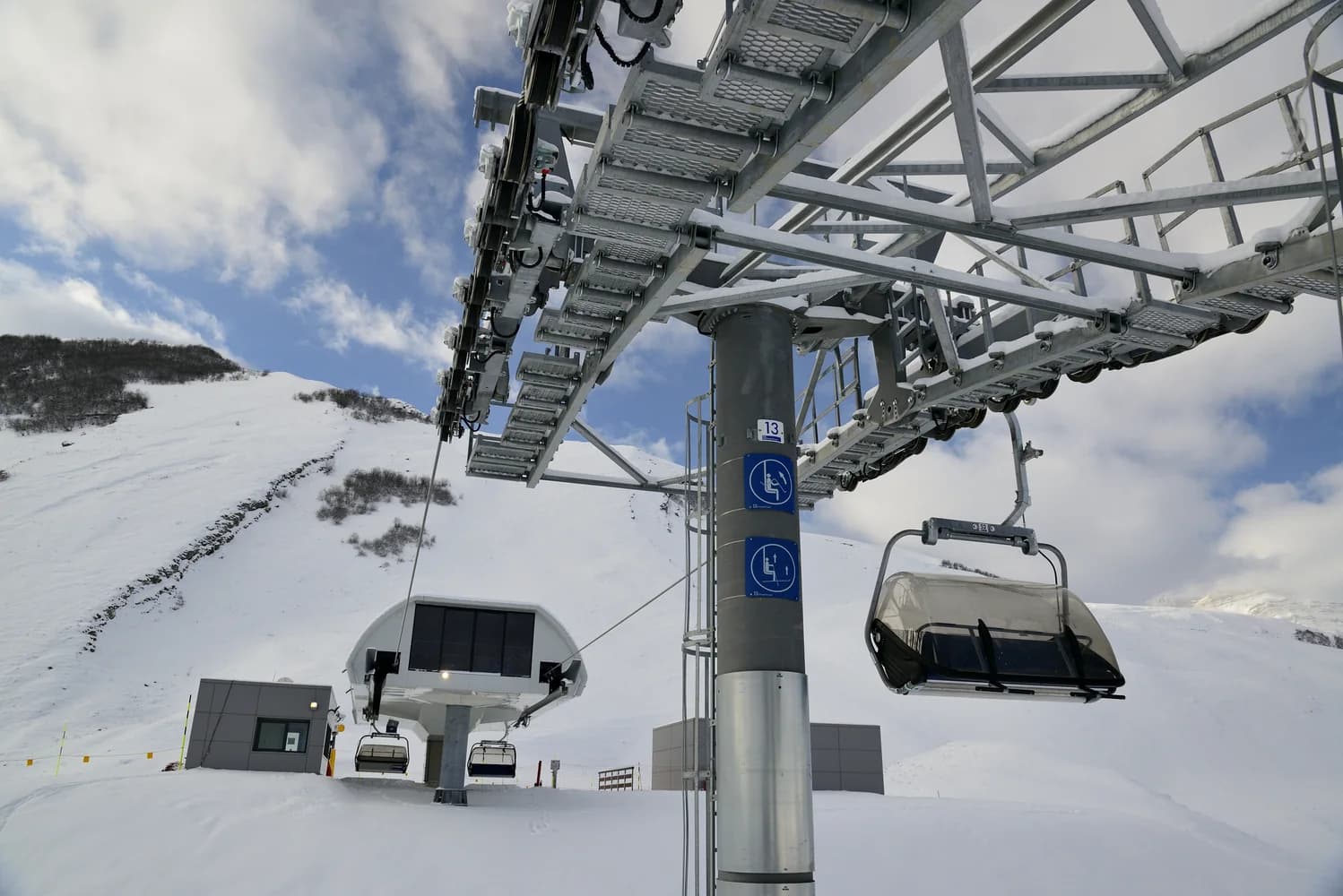 Chairlift and snow-covered slope at Shahdag