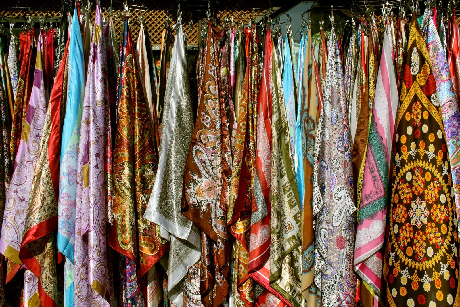 Azerbaijani kelaghayi silk scarves and traditional craft