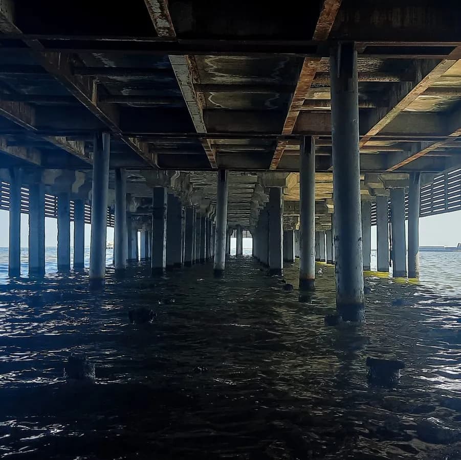 Baku Boulevard under the pier